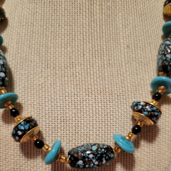 Art Glass Necklace - Picture 4 of 4